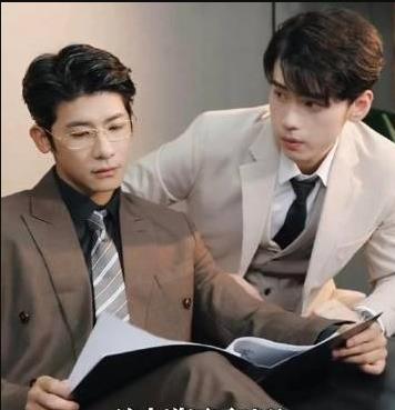 破产后，我成了死对头的秘书 第02集